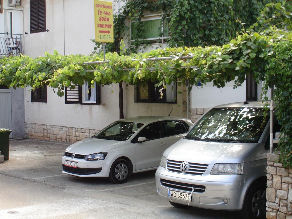Apartments Lucija Stari Grad  Eksteriør bilde