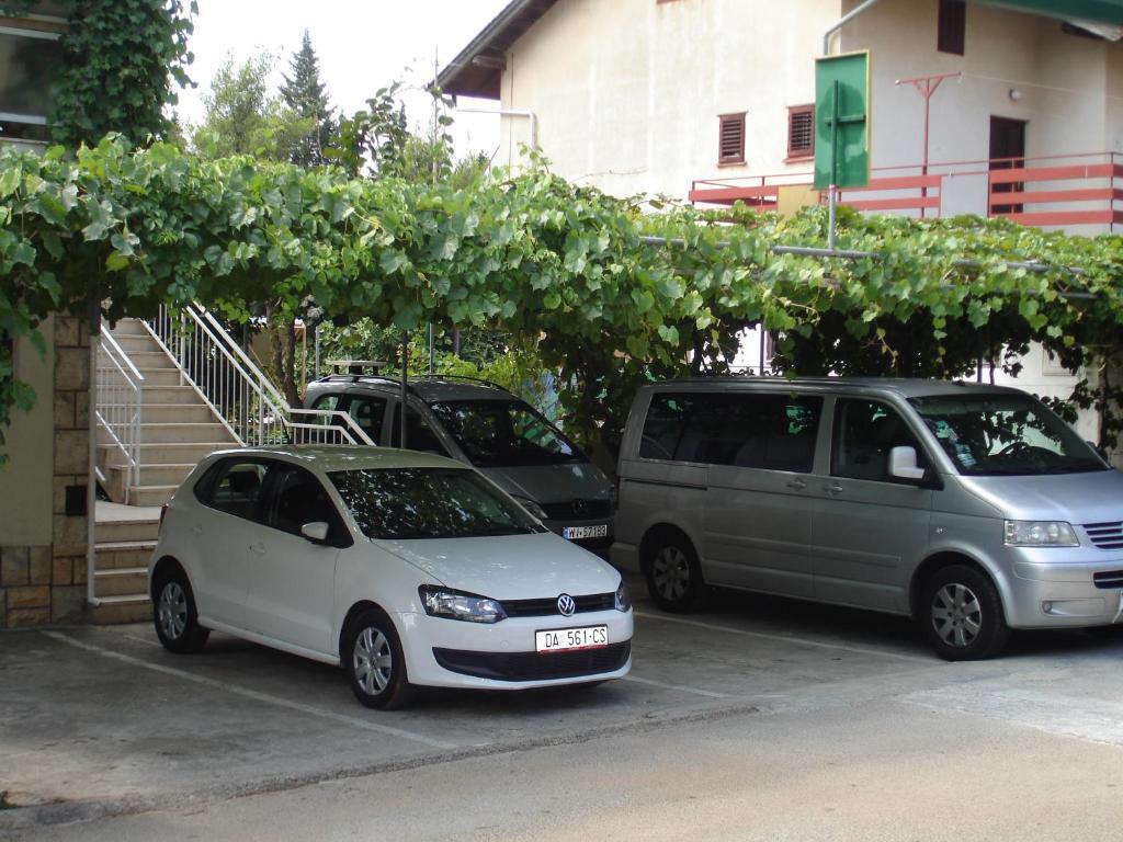 Apartments Lucija Stari Grad  Eksteriør bilde
